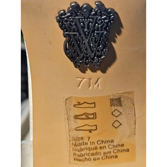 White by Vera Wang Heels Size 7 White - Picture 13 of 13